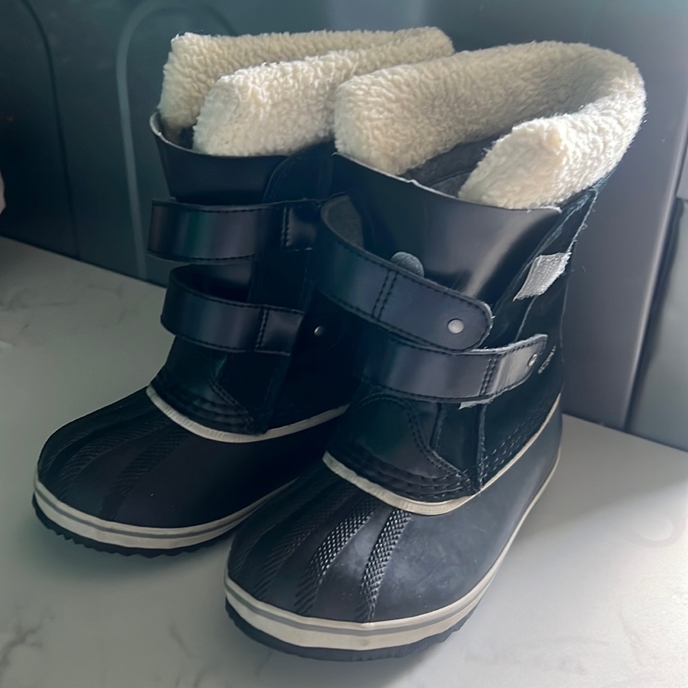 Kids Sorel Velcro boots size 13
